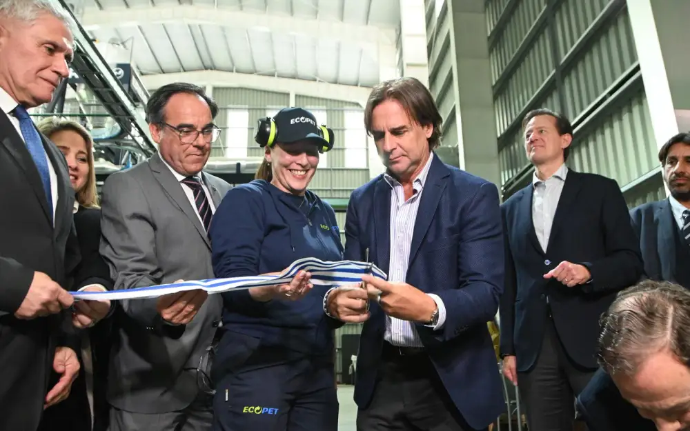 Lacalle Pou en la inauguración de la nueva planta de Ecopet.